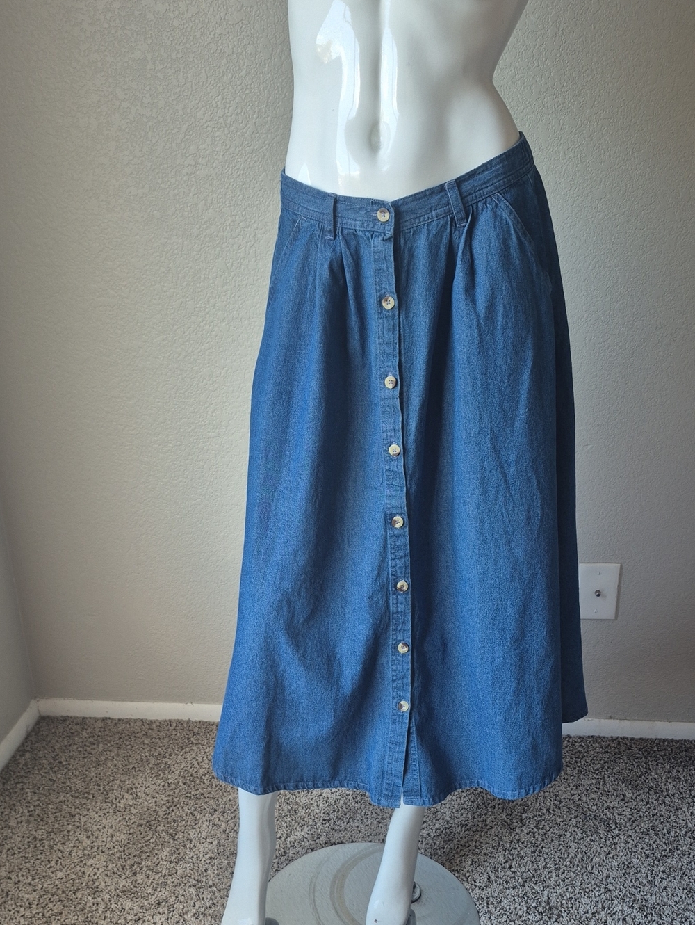 Button-Front Midi Denim Skirt in Blue